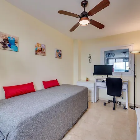 Апартаменти Beach Apartment Marbella